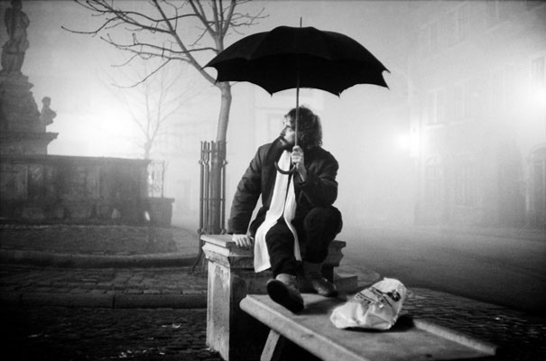 Whispering vaults, Umbrella Poet 307
